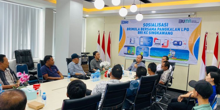 BRI Kanca Singkawang Edukasikan Aplikasi BRImola Kepada Pangelola LPG