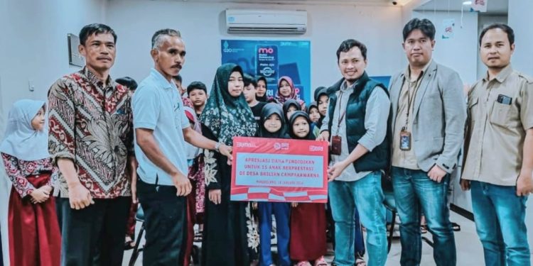 BRI Pandeglang Berikan Beasiswa untuk Siswa Berprestasi
