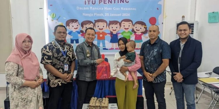 BRI Kantor Cabang Melawi Salurkan Bantuan Sembako di Hari Gizi Nasional