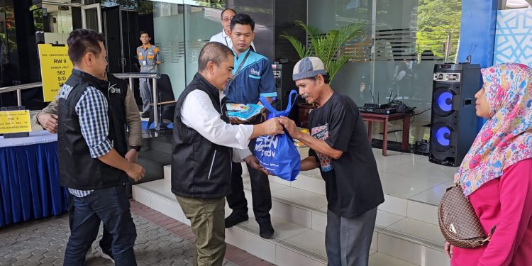 BRI Regional Office Jakarta 3 Bagikan 1.500 Sembako ke Warga Tangsel