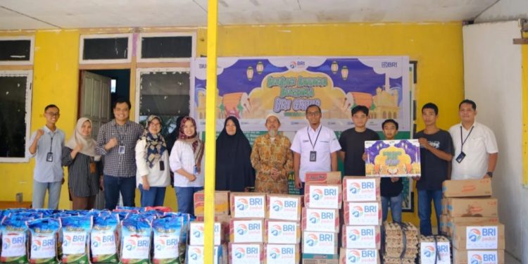 Maknai Ramadhan, BRI Ketapang Berikan Sembako Kepada Panti Asuhan Nurul