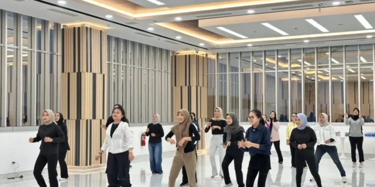 Bank BRI Kanca S. Parman Gelar Kegiatan Senam Bersama, Wujudkan Semangat Work-Life Balance di Lingkungan Kerja