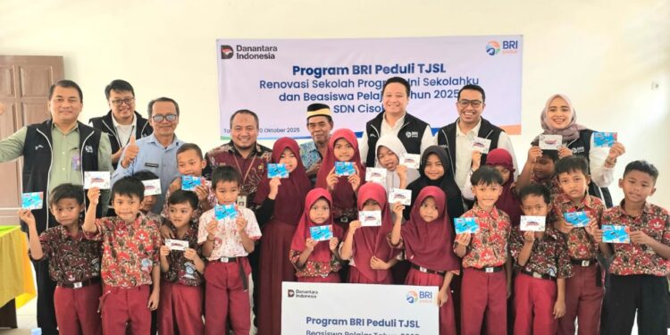 BRI Region 8 Jakarta 3 Salurkan Bantuan BRIPeduli Renovasi Sekolah dan Beasiswa untuk Siswa SDN Cisoka III