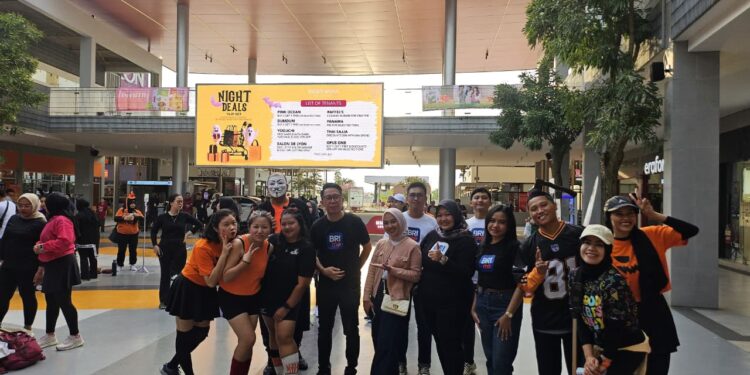 Semarak Halloween, BRI Hayam Wuruk Ikut Ramaikan Zumba Party Merchant 8bit di East Vara BSD