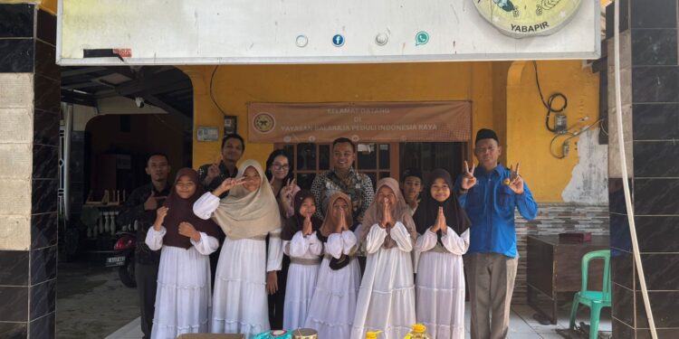 BRI KC Balaraja Salurkan Paket Sembako kepada Yayasan Balaraja Peduli Indonesia Raya Jelang Idulfitri