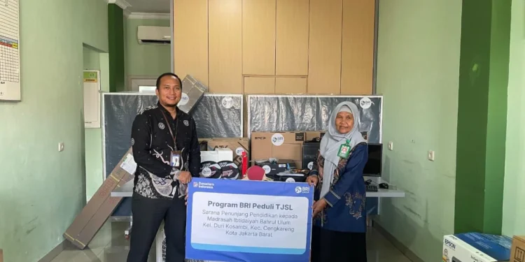 BRI Peduli TJSL Dukung Pendidikan, Salurkan Sarana Penunjang ke MI Bahrul Ulum Duri Kosambi