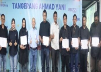 BRI KC Tangerang Ahmad Yani Berikan Penghargaan kepada Pekerja Terbaik