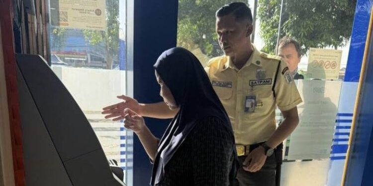 Sigap dan Humanis, Satpam BRI Unit Ciledug Jadi Garda Terdepan yang Nyaman bagi Nasabah