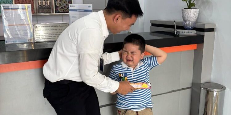 Momen Hangat di BRI Unit Meruya Selatan: Pelayanan Teller yang Ramah dan Peduli Anak Pikat Hati Nasabah