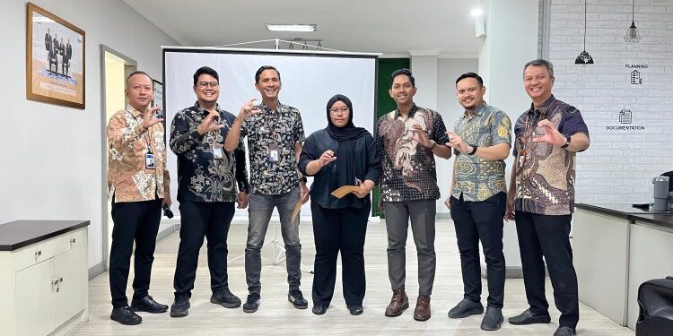 BRI Kanca Ciputat Berikan Penghargaan kepada Mantri Terbaik Posisi April 2026