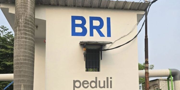 BRI Tangerang City Serahkan Bantuan Mesin Pompa Listrik untuk Perumahan Ciledug Indah 1