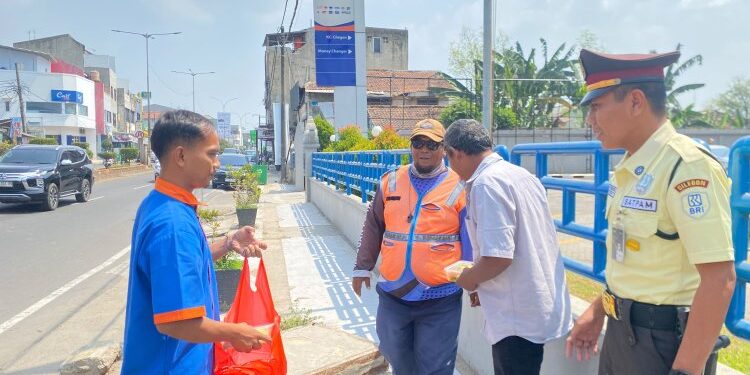 BRI Cilegon Bagikan Makan Siang Gratis, wujud kepedulian kepada masyarakat