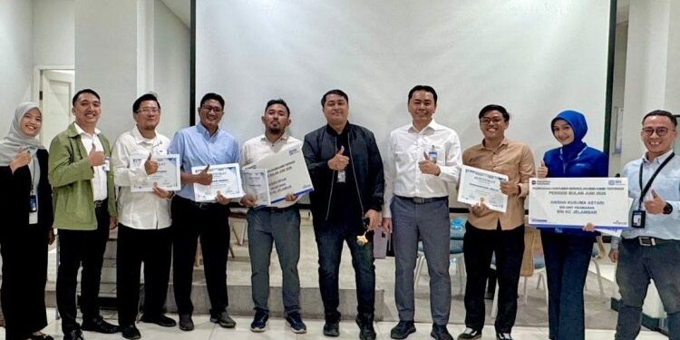 BRI KC Jelambar Apresiasi Kinerja Bisnis Mikro Periode Juni, Dorong Semangat Insan BRILiaN untuk Terus Berprestasi