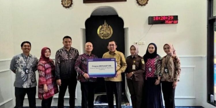 BRI KC Tangerang Ahmad Yani Salurkan Bantuan CSR untuk Renovasi Mushola Kejaksaan Negeri Kota Tangerang