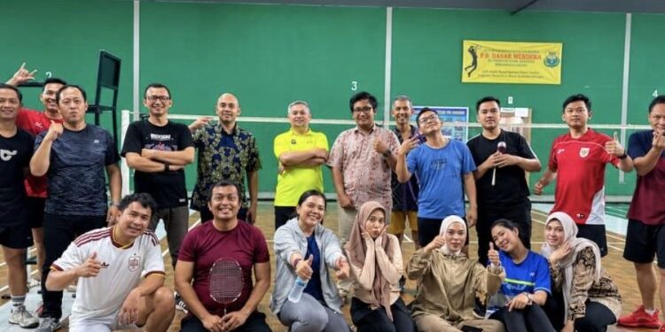 Jaga Kebugaran, Pererat Kebersamaan: BRI Tangmer Latihan Badminton Bersama
